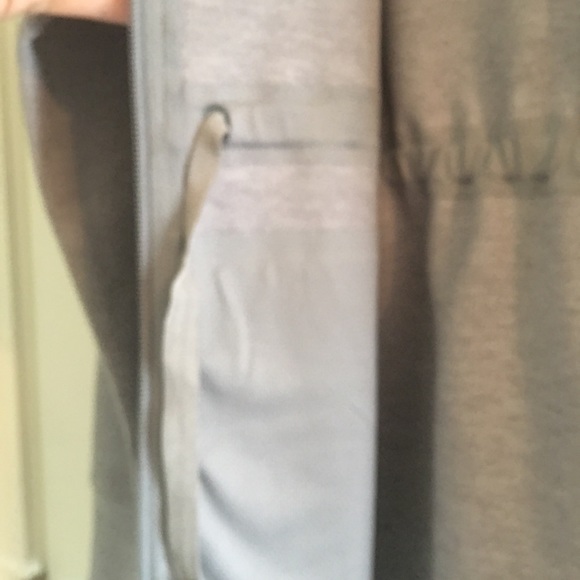 The North Face Women’s zip up jacket - Picture 9 of 10